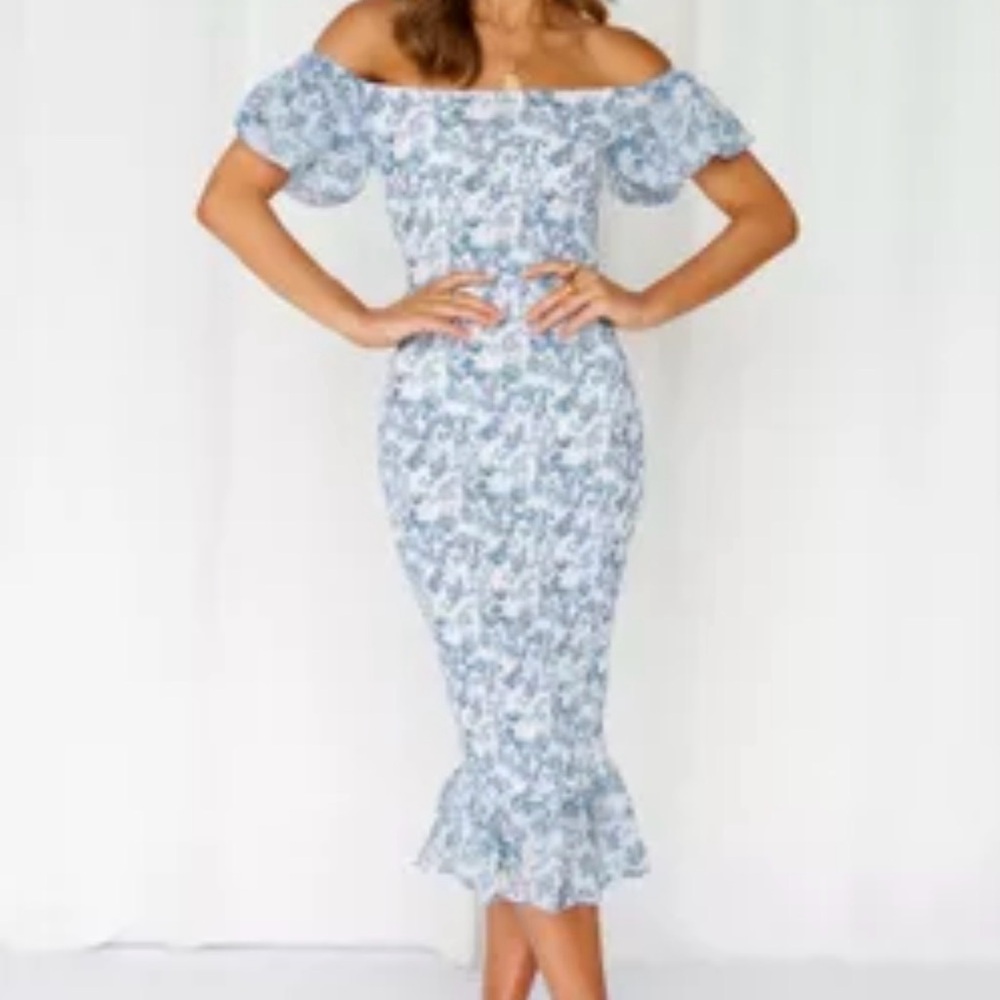Hello Molly Blue Floral shirred Midi Dress